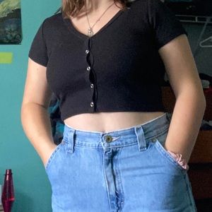 Gaze soft button crop top tee